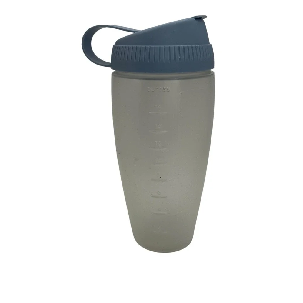 Rubbermaid 16 oz Salad Dressing‎ Shaker Blender Mixer Bottle Servin Saver